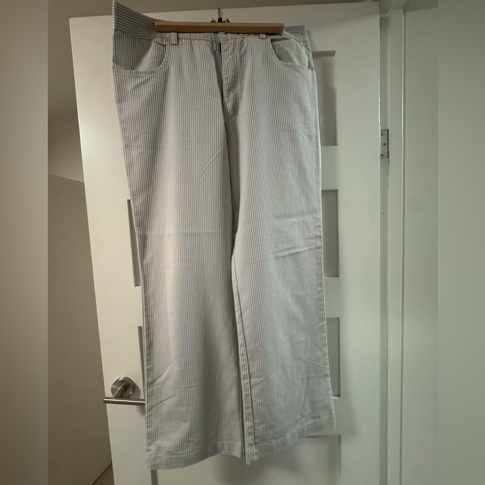 Gray Striped Wide-Leg Pants - I